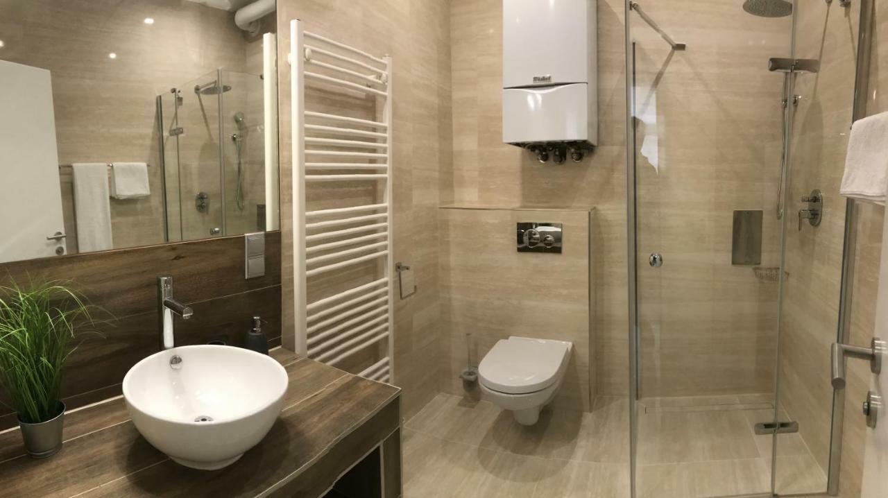 Modern City Apt, Next To Metro Вена Экстерьер фото