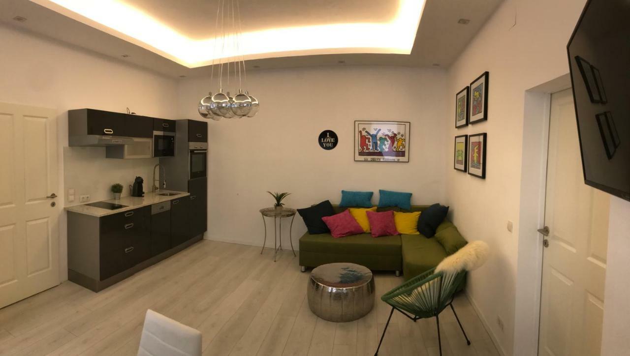 Modern City Apt, Next To Metro Вена Экстерьер фото
